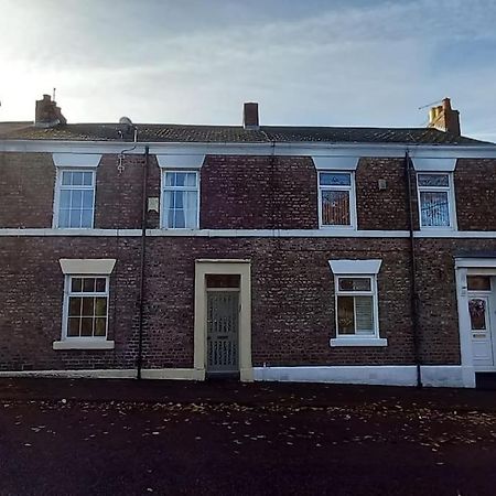 Peaceful Home From Home - Spacious 3 Bedroom House Accommodating 7 - Ideal For Families And Workers Gateshead Exterior photo